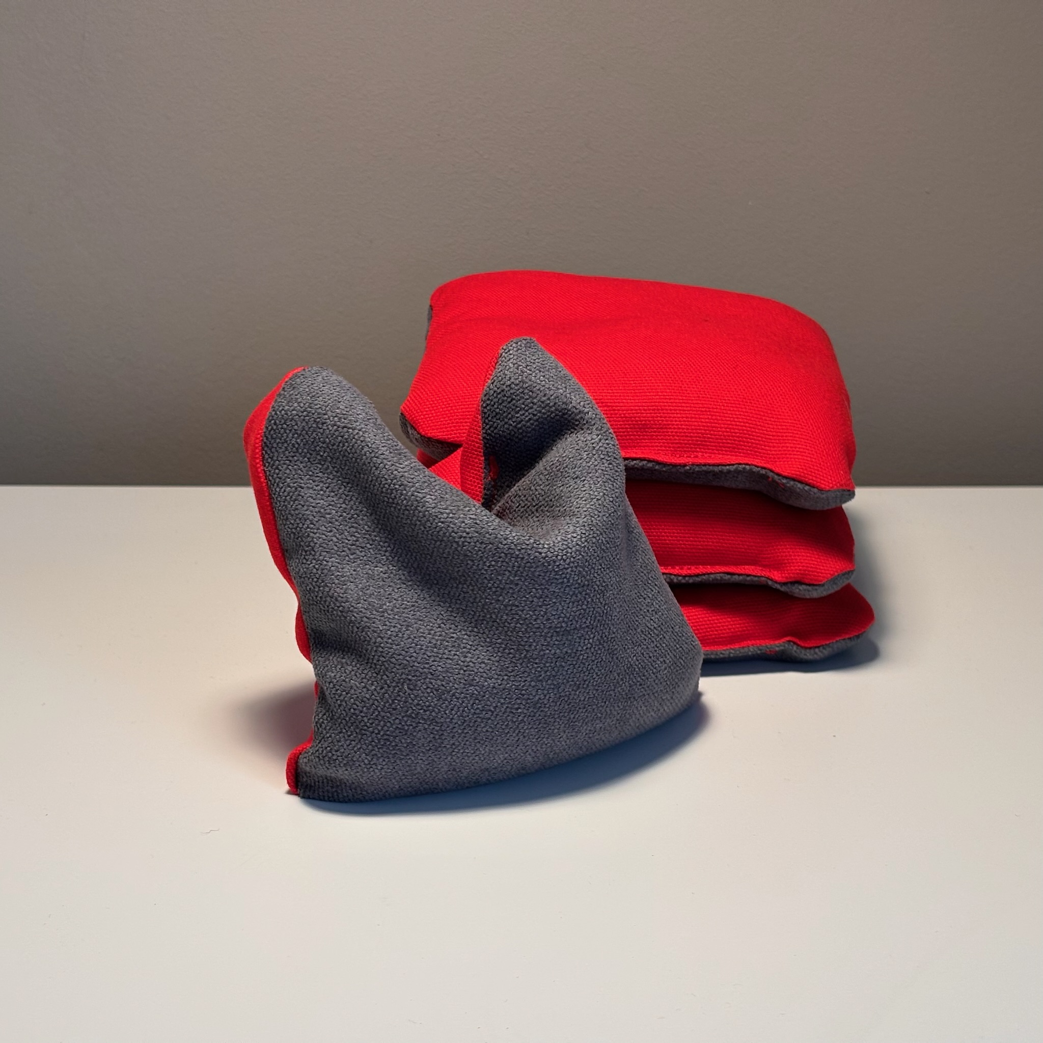 ProBag Carpet RedGray Cornhole Wurfsäcke Set 4 Stück - Granulat Füllung