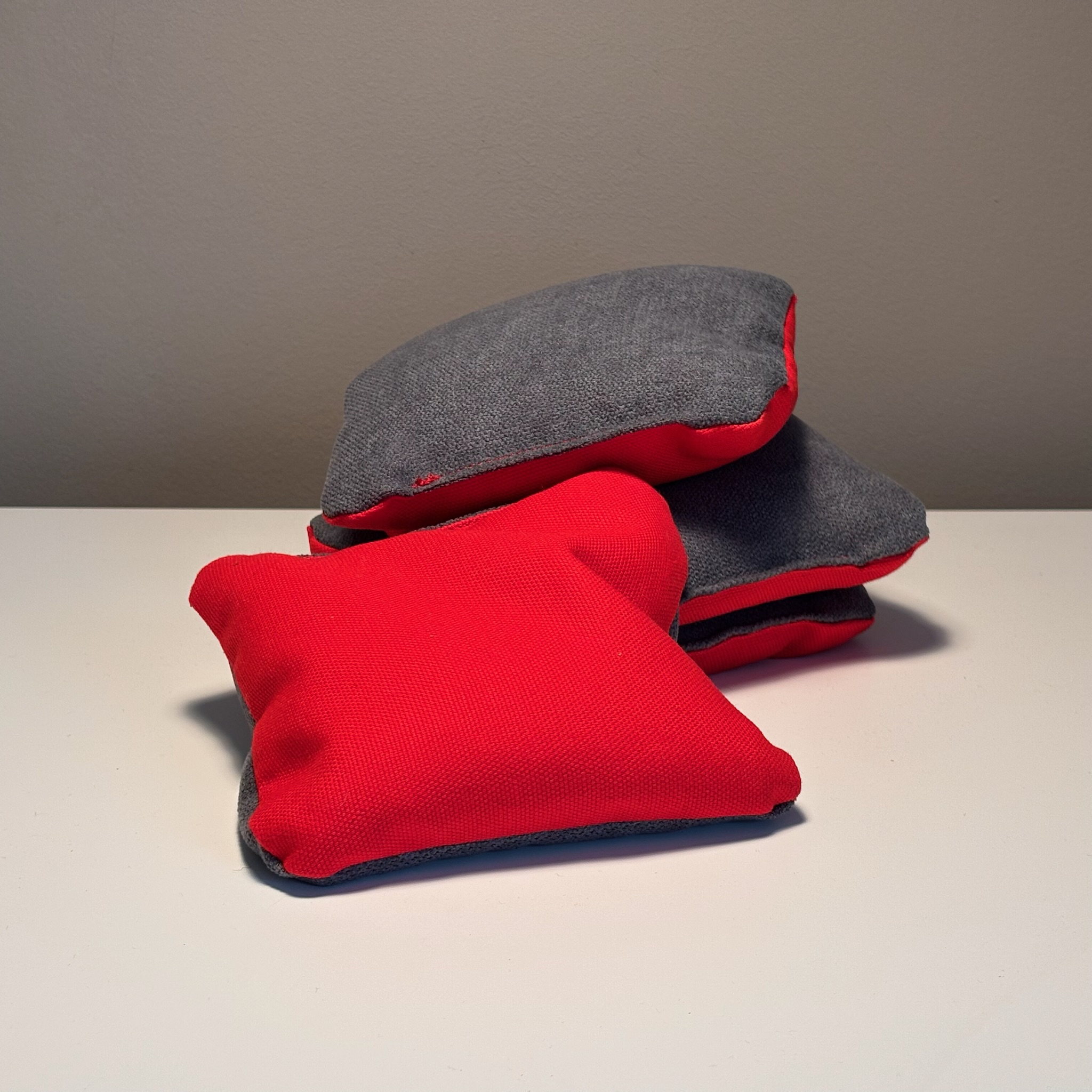 ProBag Carpet RedGray Cornhole Wurfsäcke Set 4 Stück - Granulat Füllung – Bild 3